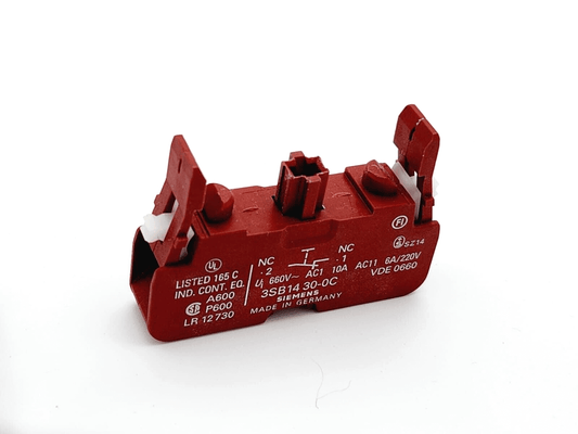 Siemens 3SB1430-0C Schaltelement 1OE, kurze Bauform, red switch element, Germany made, product side view.