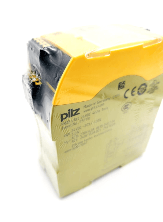 Pilz 751110 PNOZ s10 C safety relay device, 24VDC, features 4 n/o 1 n/c contacts, for safety-focused applications, 45mm wide.