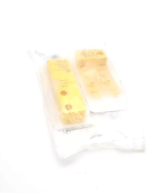 Pilz 542109 PSEN cs6.1 M12 RFID safety switch, 8-pin M12 connector, in package, IP67 protection, 4 activation directions