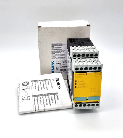 Siemens 3TK2825-1AJ20 SIRIUS Sicherheitsschaltgerät AC 115 V with documentation and packaging.