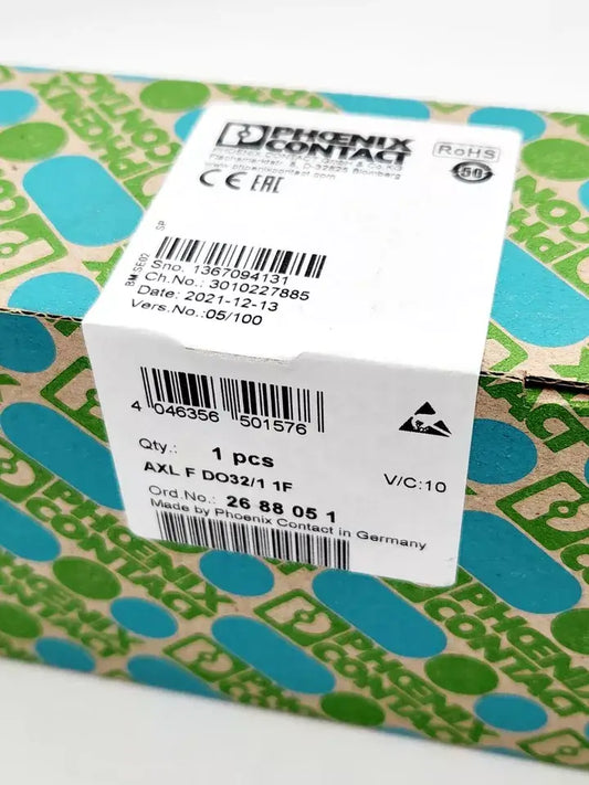Phoenix Contact digital module AXL F DO32/1 1F packaging with product label and details visible