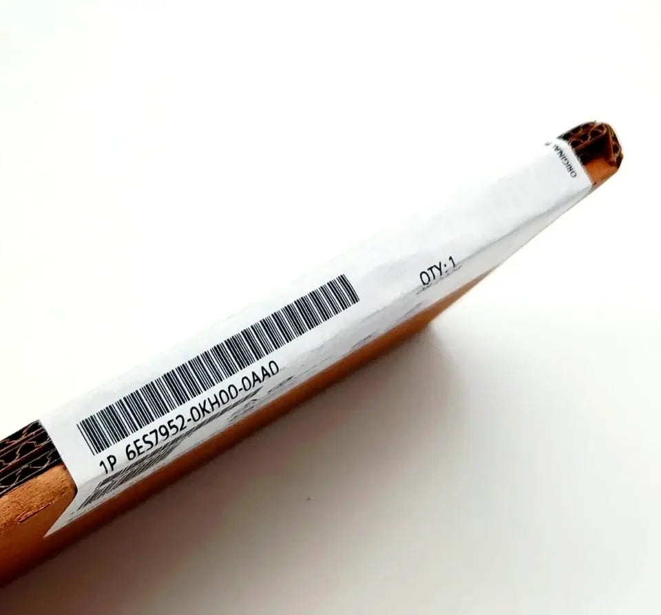 Siemens SIMATIC S7 Memory Card packaging with part number 6ES7952-0KH00-0AA0 for S7-400 systems, barcode visible.