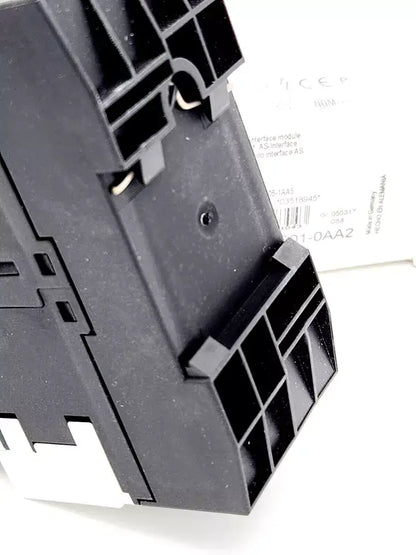 Siemens 3RK1402-3CE01-0AA2 AS-i SlimLine Module digital 4DI/4DQ, IP20 protection, 45mm width, shown with packaging.