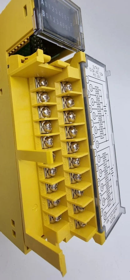 Fanuc A03B-0819-C154 CNC I/O-Modul in gelber Gehäuseansicht