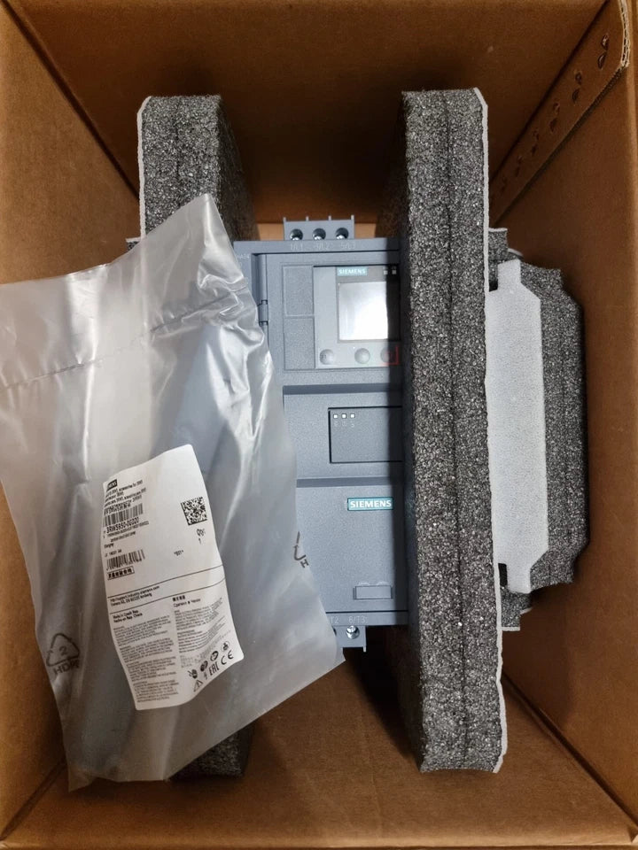 Siemens 3RW5513-1HA04 SIRIUS Sanftstarter 200-480 V 13 A AC/DC 24 V packaged in a box with instructions