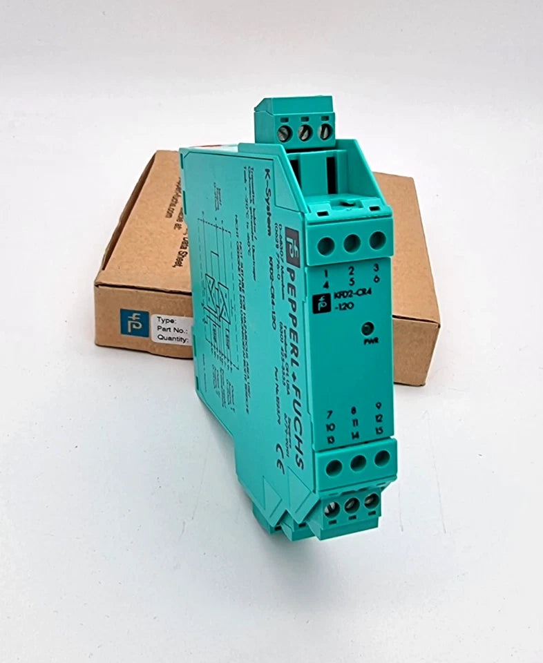 Pepperl+Fuchs 122579 KFD2-CR4-1.2O Transmitterspeisegerät vor Verpackung fotografiert. Neu und originalverpackt.