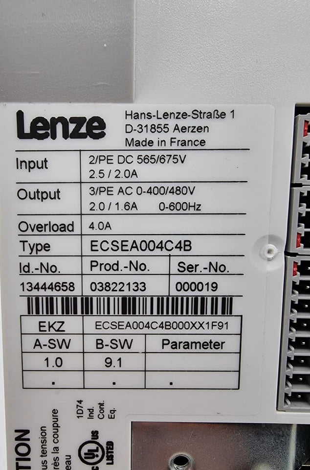 Lenze 13470118 ECSEA004C4B Achsmodul 4.0A label showing technical specifications and serial number.
