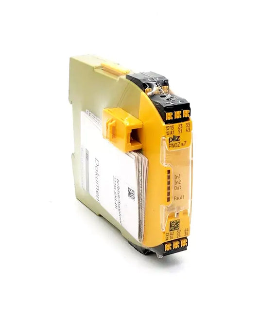 Pilz 751107 PNOZ s7 C PNOZsigma Kontakterweiterung 24VDC, 4 n/o, 1 n/c, safety relay module, side view