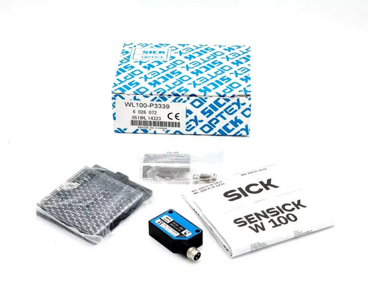 Sick 6026072 Reflexions-Lichtschranke WL100-P3339 sensor kit with packaging and instruction manual.