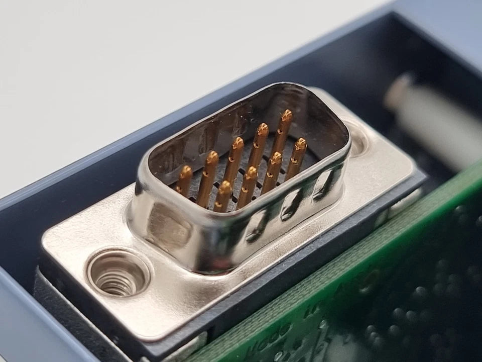 Close-up of a connector in a B&R 7DM465.7 Digitales Mischmodul 6 Eingänge 24 VDC 1 ms Sink system for automation.