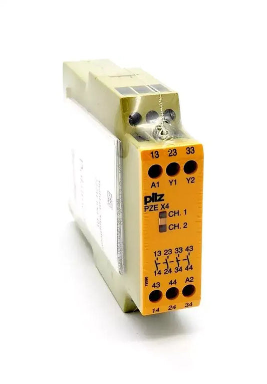 Pilz 774585 PZE X4 Kontakterweiterung 24V DC with 4 safety contacts and integrated screw terminals.