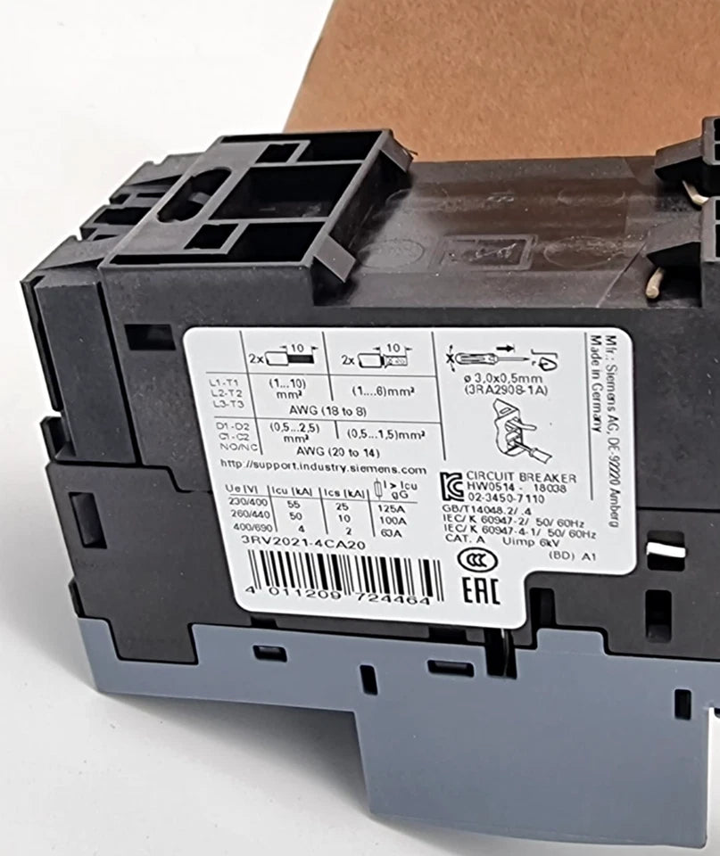 Siemens 3RV2021-4CA20 Leistungsschalter 22A hinten Detailansicht mit Etikett und technischen Informationen