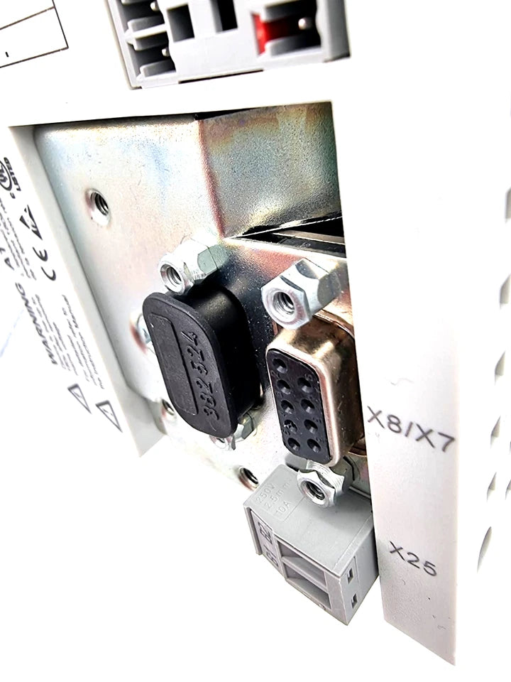 Close-up of Lenze 13470118 ECSEA004C4B Achsmodul 4.0A showcasing connectors, highlighting technical design details.