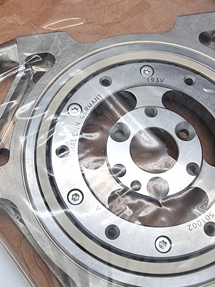 Schneider Electric Lexium 540021 VRKP4YYCYY00005 Parallelplatte / Trägerplatte, mechanische Zubehörteile, Nahaufnahme.