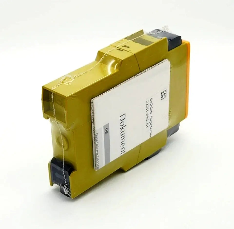 Pilz 774130 PNOZ e1p safety relay, new and sealed, 24V DC with 2 semiconductor outputs, for emergency stop and safety monitoring.