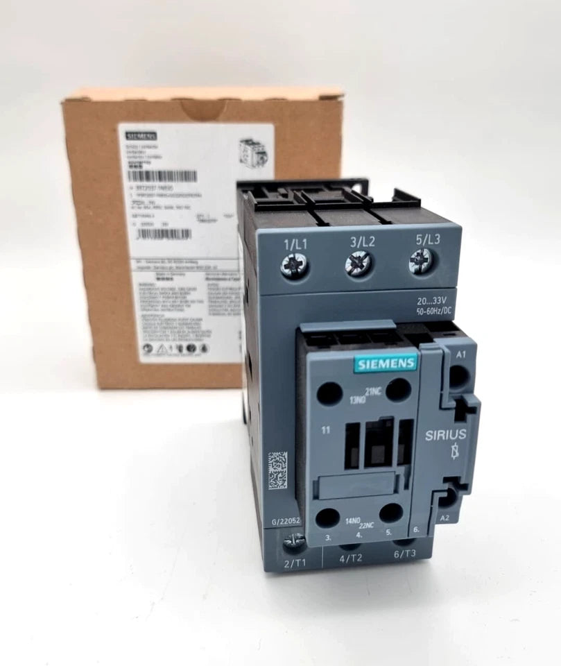 Siemens 3RT2037-1NB30 Leistungsschütz AC3e:30kW 1S+1Ö AC/DC20-33V, originalverpackt, vor Verpackung.