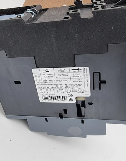 Siemens 3RV2031-4RA10 Leistungsschalter 80A, neu und originalverpackt, Baugröße S2, mit CE-Kennzeichnung und technischen Details sichtbar.