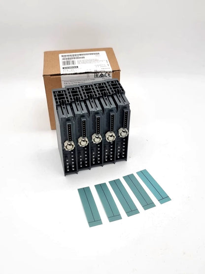 Siemens 6ES7132-4BD02-0AA0 ET200S SIMATIC DP 5 Elektronikmodule displayed with original packaging and components