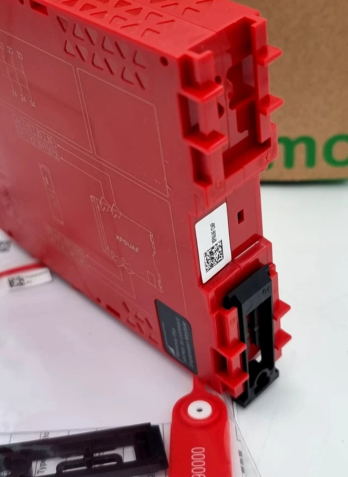 Schneider Electric XPSUAF13AP Sicherheitsrelais Harmony Universal 24VAC 24VDC, originalverpackt, technische Nahaufnahme.