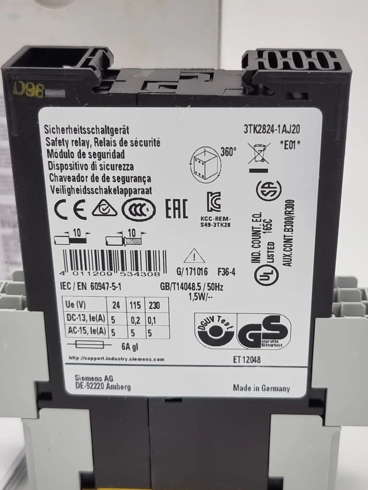 Siemens 3TK2824-1AJ20 SIRIUS Sicherheitsschaltgerät AC 115 V in original packaging displayed with technical specifications on label