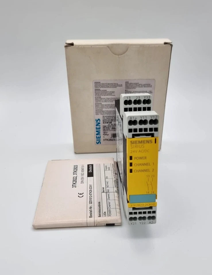 Siemens 3TK2823-2CB30 SIRIUS Sicherheitsschaltgerät AC/DC 24 V 2S with packaging and manual shown