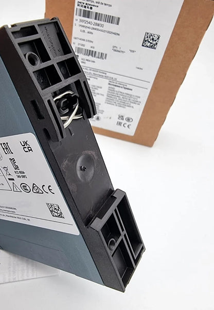 Siemens 3RP2540-2BW30 Zeitrelais elektronisch rückfallverzögert 0,05...600 s with packaging and labels visible.
