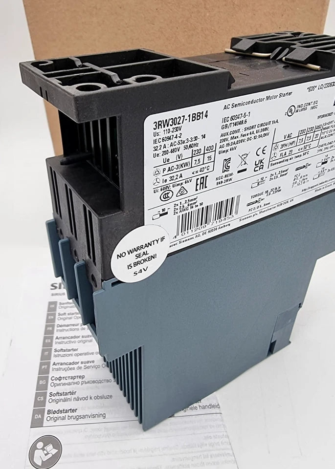 Siemens 3RW3027-1BB14 SIRIUS Sanftstarter 32A 480V 110-230V S0, new and packaged, technical data visible on label.