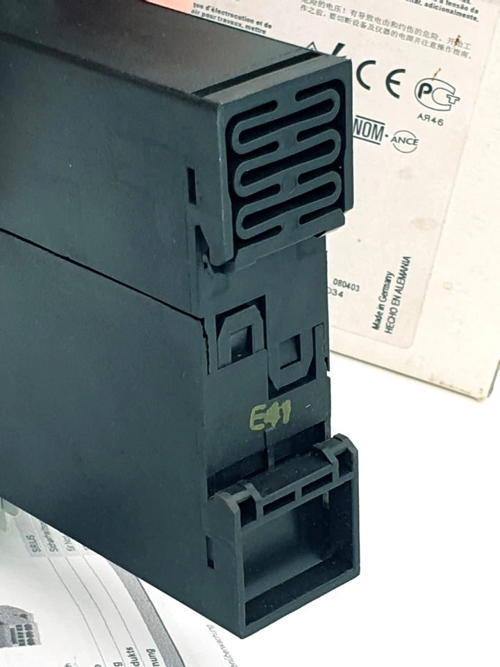 Siemens 3TK2821-2CB30 Sicherheitsschaltgerät AC/DC 24 V in originalverpacktem Zustand, Neu, SIRIUS Serie.