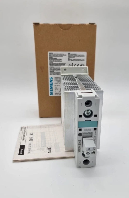 Siemens 3RF2330-1AA14 Halbleiterschütz 30A 48-460V with packaging and manual.