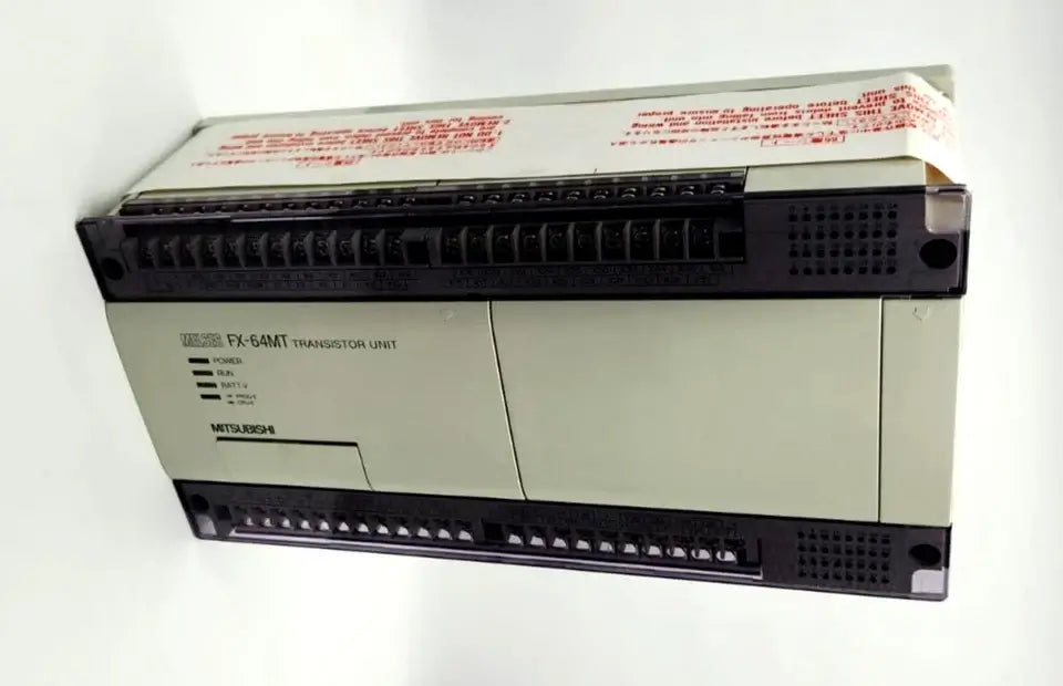 Mitsubishi FX-64MT-ESS Kompakt-SPS mit Transistorausgängen, 32 digitale Eingänge und Ausgänge, 24 V DC, neu und originalverpackt.