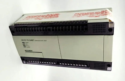 Mitsubishi FX-64MT-ESS Kompakt-SPS mit Transistorausgängen, 32 digitale Eingänge und Ausgänge, 24 V DC, neu und originalverpackt.