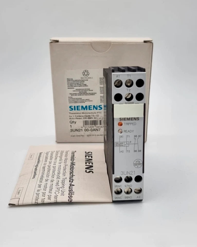Siemens 3UN2100-0AN7 Kaltleiter-Auslösegerät 1S+1OE AC 220...240V in packaging, includes manual and boxed unit.