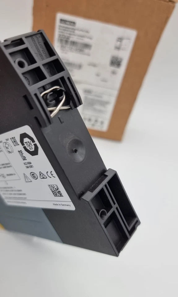 Siemens 3SK1121-2CB41 SIRIUS Sicherheitsschaltgerät Us = 24 V DC, Neu, originalverpackt, mit Federzuganschluss