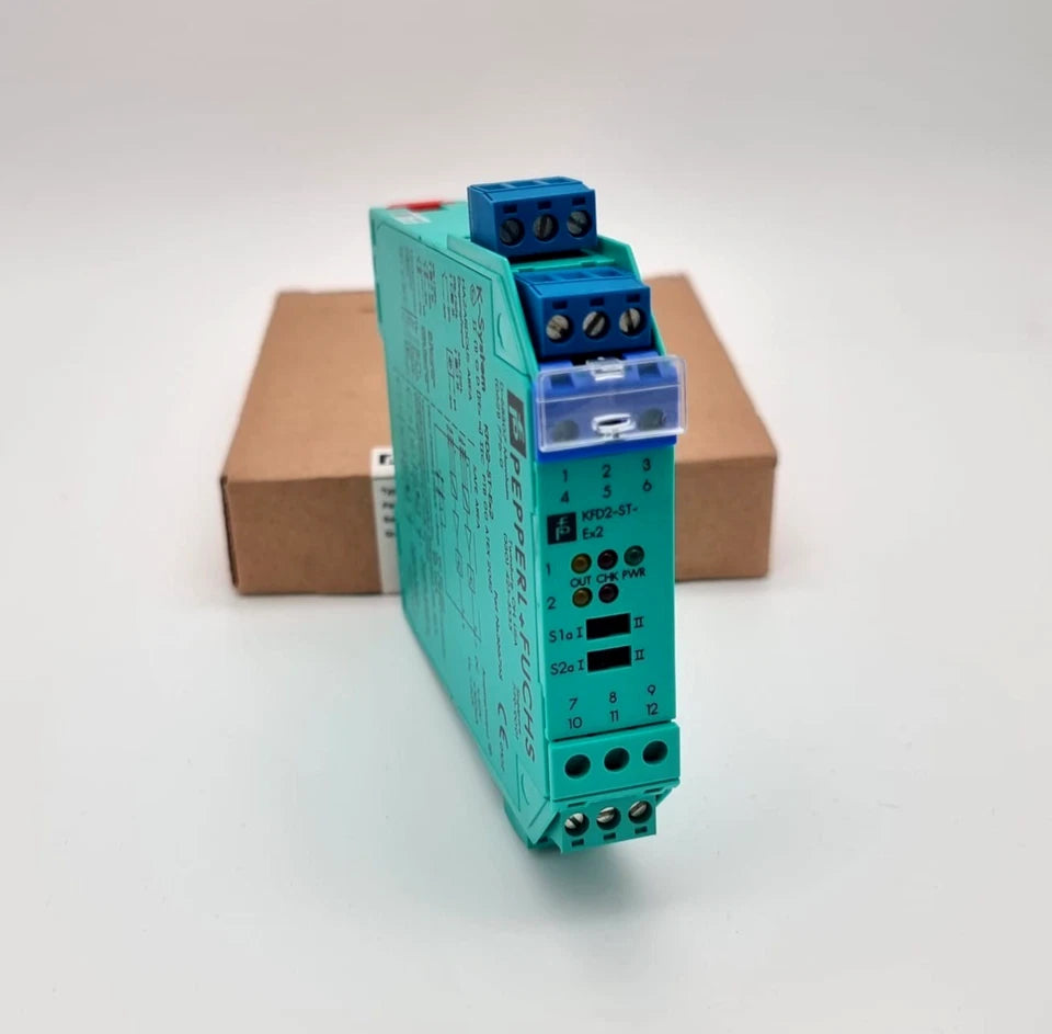 Pepperl+Fuchs 36676S KFD2-ST-EX2 Schaltverstärker in original packaging with visible connectors