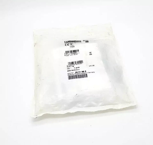 Packaging of Phoenix Contact 2901998 MINI MCR-2-I-I, a 3-way isolation amplifier for galvanic isolation, with plug-in screw connection.