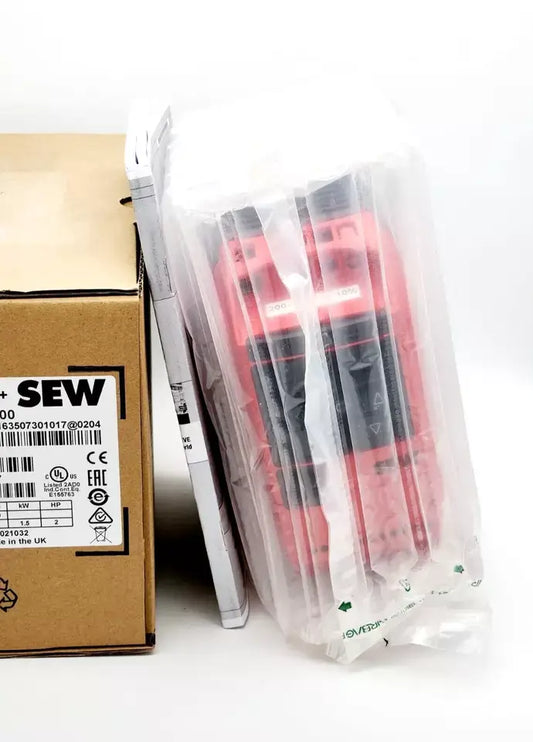 SEW Eurodrive Movitrac LTE-B+ MCLTEB0015-2B1-1-00 1.5kW 7A product in packaging with label displayed