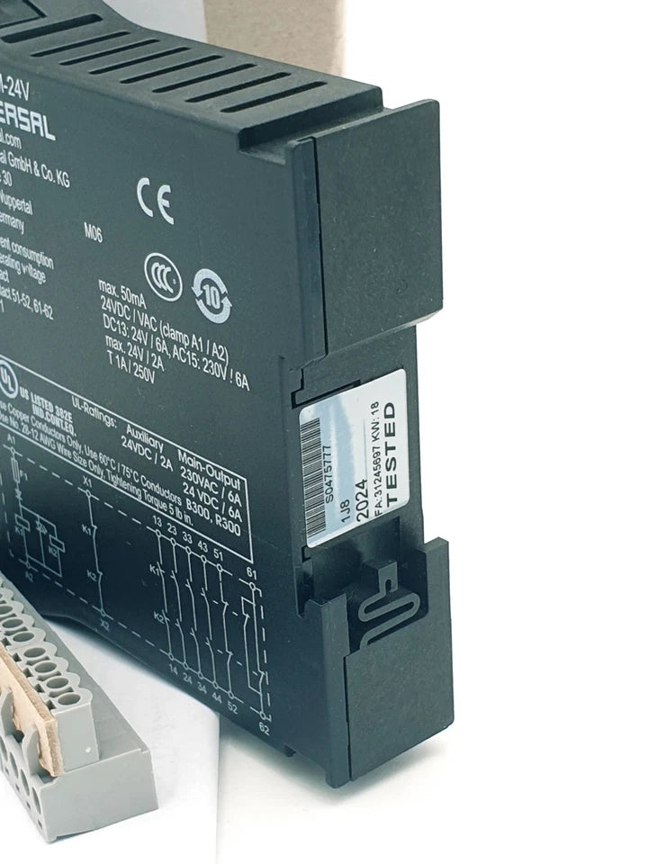 Schmersal 101170840 SRB402EM Ausgangserweiterung, new safety relay output expansion module, 24V DC, 4 outputs, original packaging.