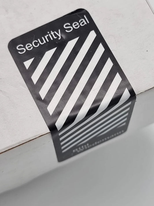 Security seal on Bihl+Wiedemann BWU2836 ASi Safety Ausgangsmodul IP20 8SA/8E 18947 | sealed packaging