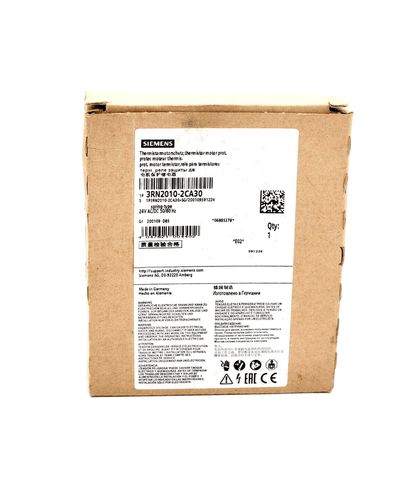 Box packaging of Siemens 3RN2010-2CA30 Thermistor-Motorschutzrelais with label and specifications visible.