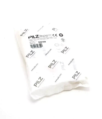 Pilz 542109 PSEN cs6.1 M12 safety switch packaging, RFID secure semiconductor outputs, IP67, 8-pin M12 connector.