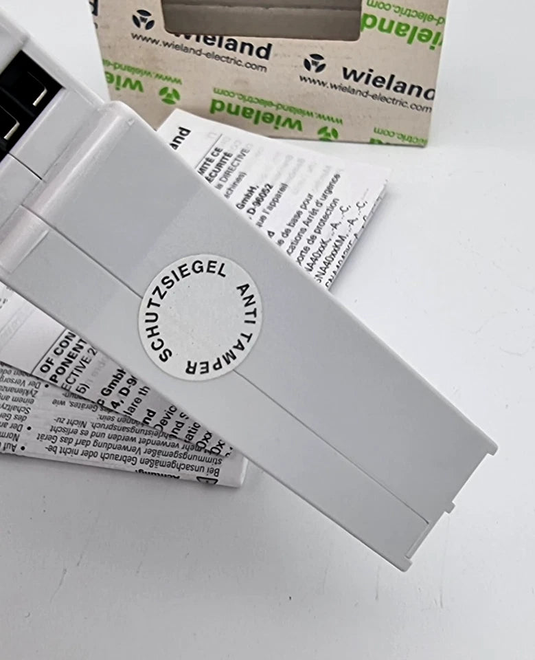 Wieland R1.188.1810.0 SNA4043K-A Sicherheitsschaltgerät with packaging and tamper seal