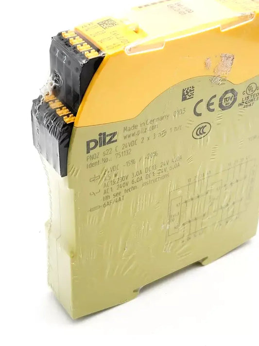 Pilz 751132 PNOZ S22 C relay expansion module for PNOZsigma systems, yellow casing, compact design, YOM2021.